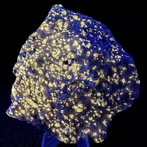 Rich norbergite in - fl.,